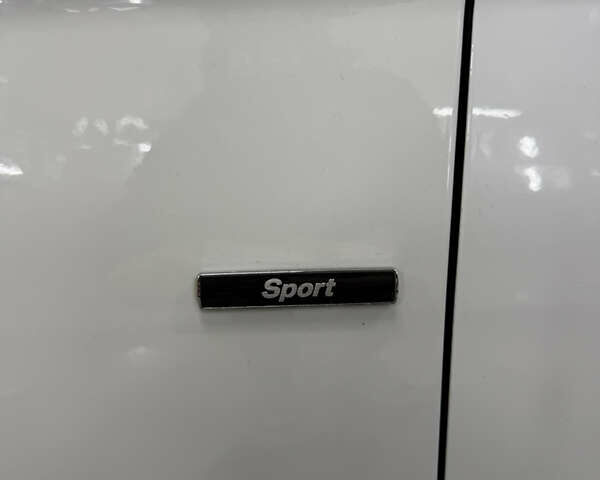 Белый БМВ 1 Серия, объемом двигателя 2 л и пробегом 174 тыс. км за 11700 $, фото 20 на Automoto.ua