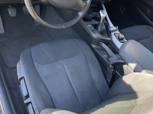 Белый БМВ 1 Серия, объемом двигателя 1.5 л и пробегом 198 тыс. км за 10600 $, фото 3 на Automoto.ua