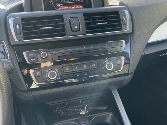 Белый БМВ 1 Серия, объемом двигателя 1.5 л и пробегом 198 тыс. км за 10600 $, фото 8 на Automoto.ua