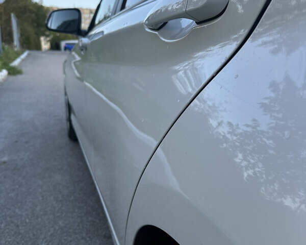 Белый БМВ 1 Серия, объемом двигателя 1.5 л и пробегом 217 тыс. км за 12800 $, фото 18 на Automoto.ua