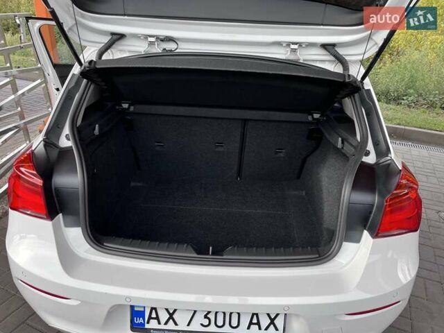 Белый БМВ 1 Серия, объемом двигателя 1.5 л и пробегом 60 тыс. км за 17500 $, фото 26 на Automoto.ua