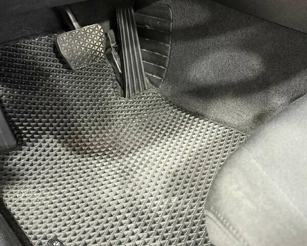 Білий БМВ 1 Серія, об'ємом двигуна 1.6 л та пробігом 120 тис. км за 13000 $, фото 10 на Automoto.ua