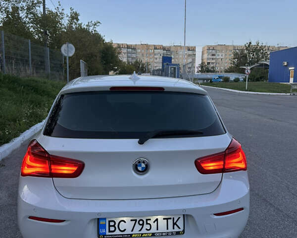 Белый БМВ 1 Серия, объемом двигателя 1.5 л и пробегом 217 тыс. км за 12800 $, фото 11 на Automoto.ua