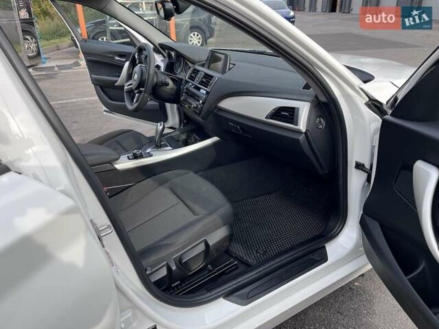 Белый БМВ 1 Серия, объемом двигателя 1.5 л и пробегом 60 тыс. км за 17500 $, фото 22 на Automoto.ua