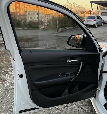 Белый БМВ 1 Серия, объемом двигателя 2 л и пробегом 100 тыс. км за 18500 $, фото 16 на Automoto.ua