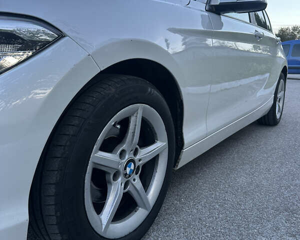 Белый БМВ 1 Серия, объемом двигателя 1.5 л и пробегом 217 тыс. км за 12800 $, фото 4 на Automoto.ua