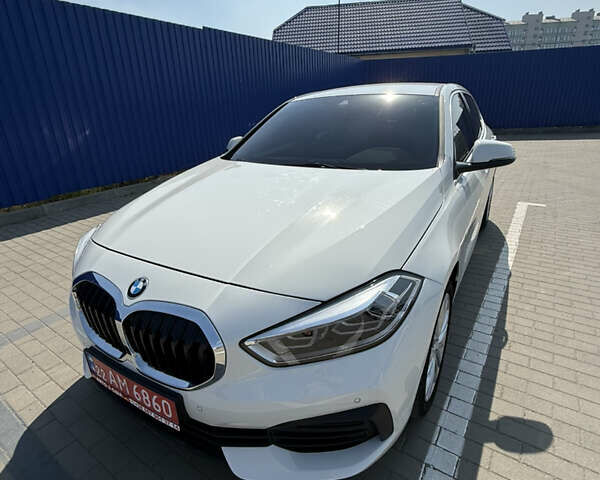 Белый БМВ 1 Серия, объемом двигателя 2 л и пробегом 38 тыс. км за 23200 $, фото 9 на Automoto.ua