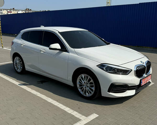 Белый БМВ 1 Серия, объемом двигателя 2 л и пробегом 38 тыс. км за 23200 $, фото 6 на Automoto.ua