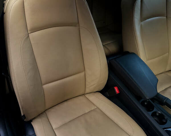 Білий БМВ 1 Серія, об'ємом двигуна 3 л та пробігом 24 тис. км за 13700 $, фото 10 на Automoto.ua