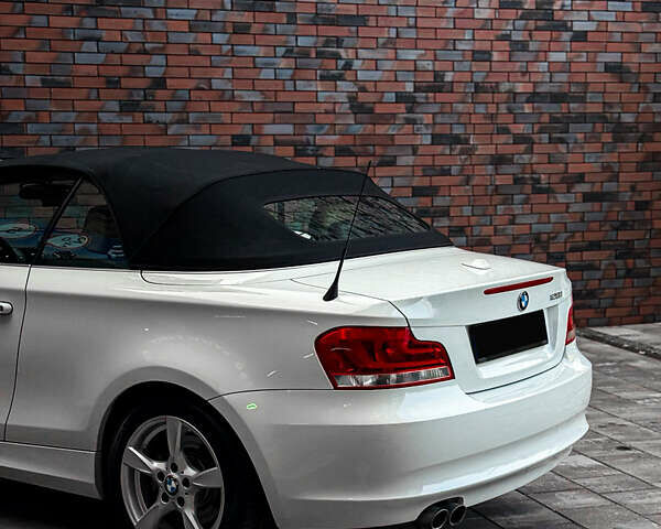 Білий БМВ 1 Серія, об'ємом двигуна 3 л та пробігом 24 тис. км за 13700 $, фото 5 на Automoto.ua