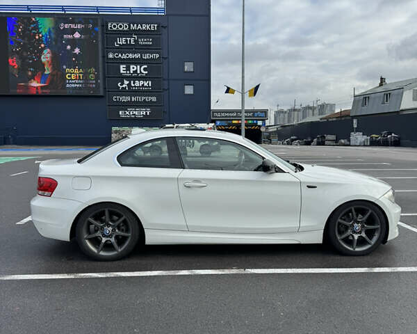 Білий БМВ 1 Серія, об'ємом двигуна 2.98 л та пробігом 211 тис. км за 10700 $, фото 2 на Automoto.ua