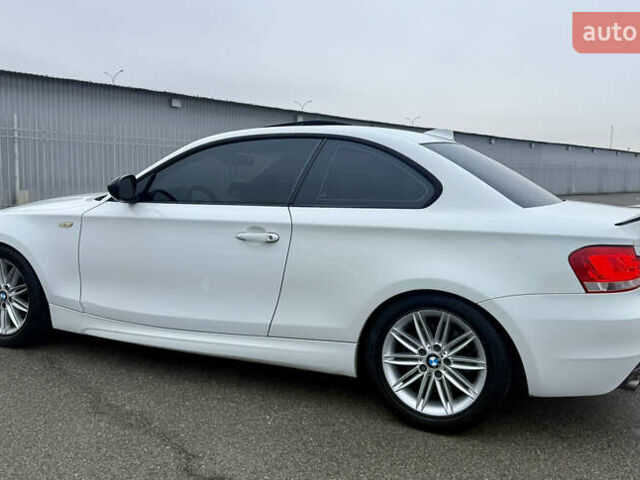 Белый БМВ 1 Серия, объемом двигателя 3 л и пробегом 136 тыс. км за 9300 $, фото 11 на Automoto.ua