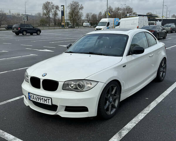 Білий БМВ 1 Серія, об'ємом двигуна 2.98 л та пробігом 211 тис. км за 10700 $, фото 7 на Automoto.ua