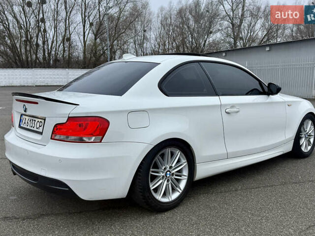 Белый БМВ 1 Серия, объемом двигателя 3 л и пробегом 136 тыс. км за 9300 $, фото 7 на Automoto.ua