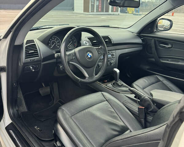 Білий БМВ 1 Серія, об'ємом двигуна 2.98 л та пробігом 211 тис. км за 10700 $, фото 10 на Automoto.ua