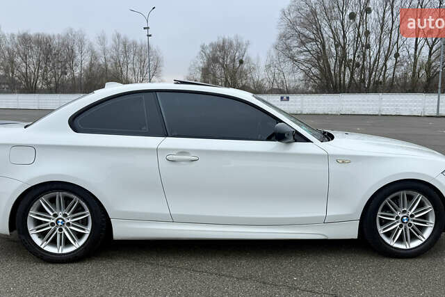 Белый БМВ 1 Серия, объемом двигателя 3 л и пробегом 136 тыс. км за 9300 $, фото 5 на Automoto.ua