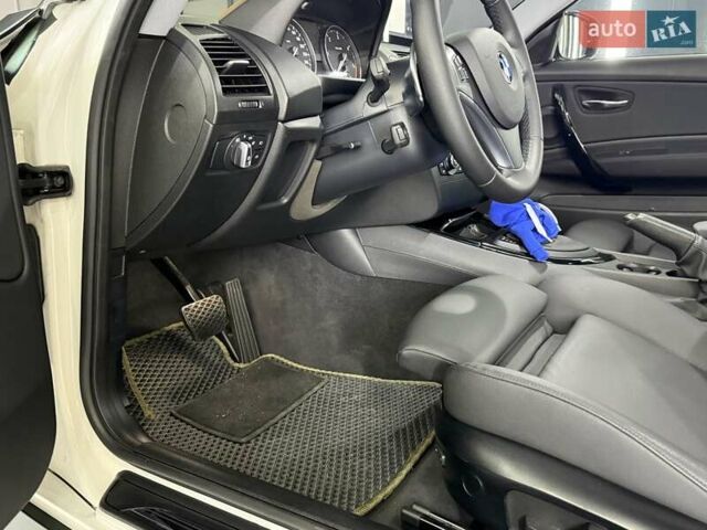 Белый БМВ 1 Серия, объемом двигателя 2 л и пробегом 90 тыс. км за 19990 $, фото 69 на Automoto.ua