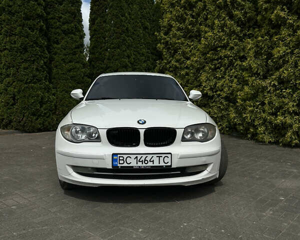 Белый БМВ 1 Серия, объемом двигателя 2 л и пробегом 260 тыс. км за 5650 $, фото 1 на Automoto.ua