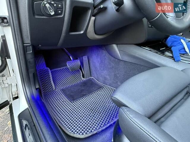 Белый БМВ 1 Серия, объемом двигателя 2 л и пробегом 90 тыс. км за 17770 $, фото 63 на Automoto.ua