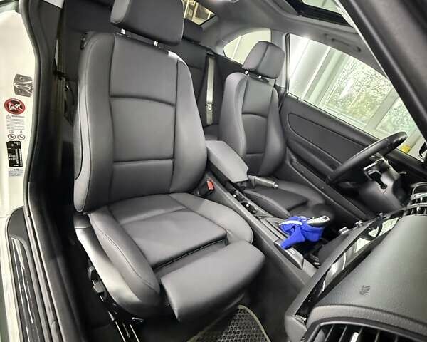 Белый БМВ 1 Серия, объемом двигателя 2 л и пробегом 90 тыс. км за 19990 $, фото 56 на Automoto.ua