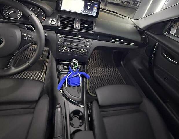 Белый БМВ 1 Серия, объемом двигателя 2 л и пробегом 90 тыс. км за 19990 $, фото 68 на Automoto.ua