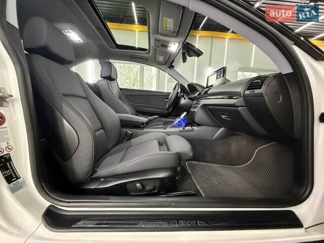 Белый БМВ 1 Серия, объемом двигателя 2 л и пробегом 90 тыс. км за 19990 $, фото 57 на Automoto.ua