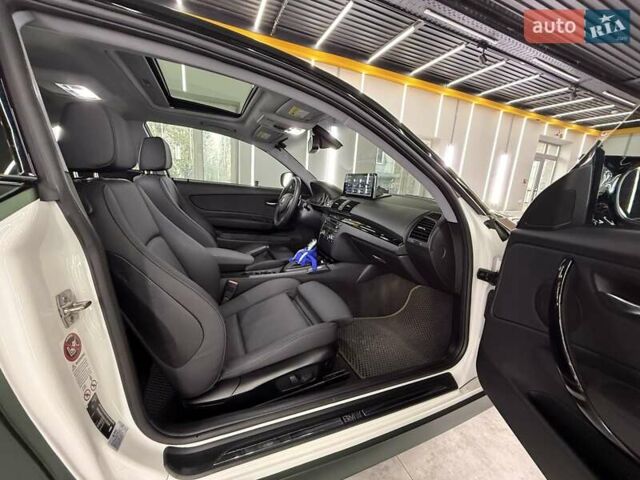 Белый БМВ 1 Серия, объемом двигателя 2 л и пробегом 90 тыс. км за 19990 $, фото 59 на Automoto.ua