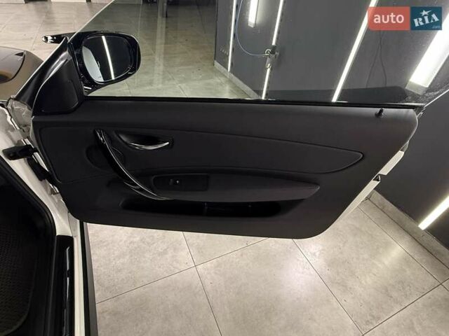 Белый БМВ 1 Серия, объемом двигателя 2 л и пробегом 90 тыс. км за 19990 $, фото 77 на Automoto.ua