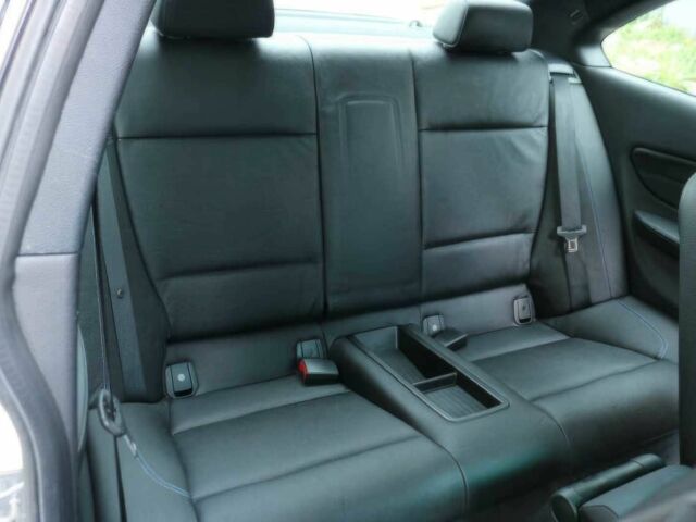 Білий БМВ 1 Серія, об'ємом двигуна 3 л та пробігом 86 тис. км за 4450 $, фото 9 на Automoto.ua