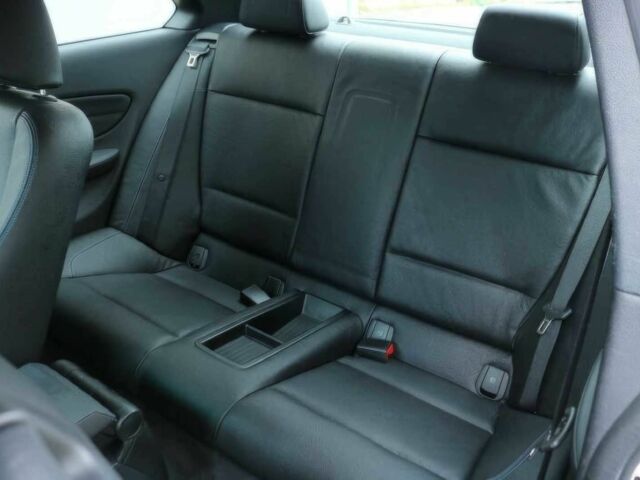 Білий БМВ 1 Серія, об'ємом двигуна 3 л та пробігом 86 тис. км за 4450 $, фото 8 на Automoto.ua