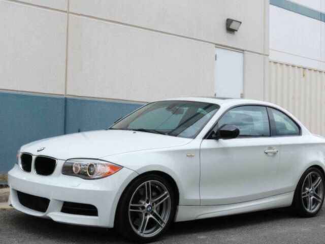 Білий БМВ 1 Серія, об'ємом двигуна 3 л та пробігом 86 тис. км за 4450 $, фото 1 на Automoto.ua