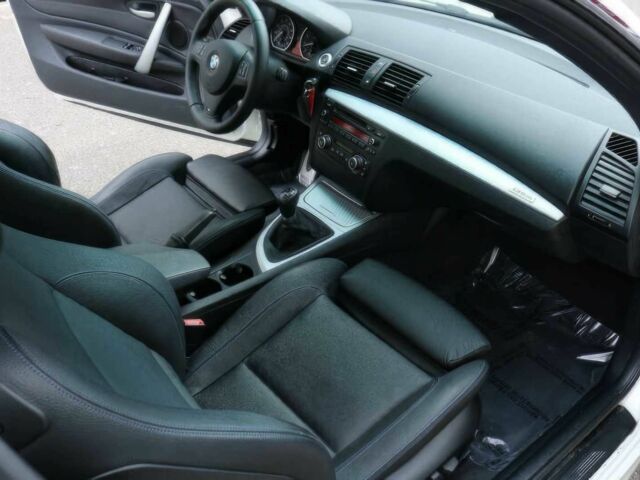 Білий БМВ 1 Серія, об'ємом двигуна 3 л та пробігом 86 тис. км за 4450 $, фото 7 на Automoto.ua