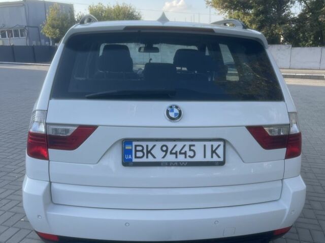 Белый БМВ 1 Серия, объемом двигателя 2 л и пробегом 319 тыс. км за 11000 $, фото 2 на Automoto.ua