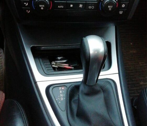 Черный БМВ 1 Серия, объемом двигателя 2 л и пробегом 312 тыс. км за 6000 $, фото 8 на Automoto.ua