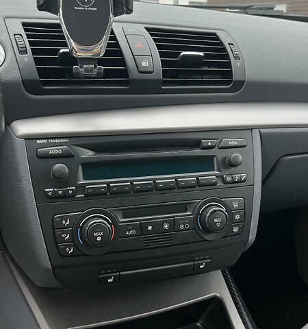 Черный БМВ 1 Серия, объемом двигателя 2 л и пробегом 313 тыс. км за 3060 $, фото 10 на Automoto.ua