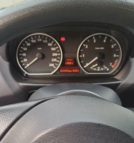 Черный БМВ 1 Серия, объемом двигателя 1.6 л и пробегом 250 тыс. км за 5500 $, фото 6 на Automoto.ua