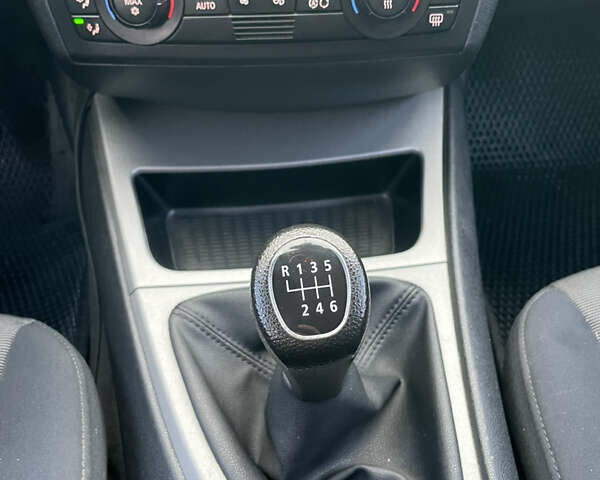 Черный БМВ 1 Серия, объемом двигателя 2 л и пробегом 398 тыс. км за 5550 $, фото 35 на Automoto.ua