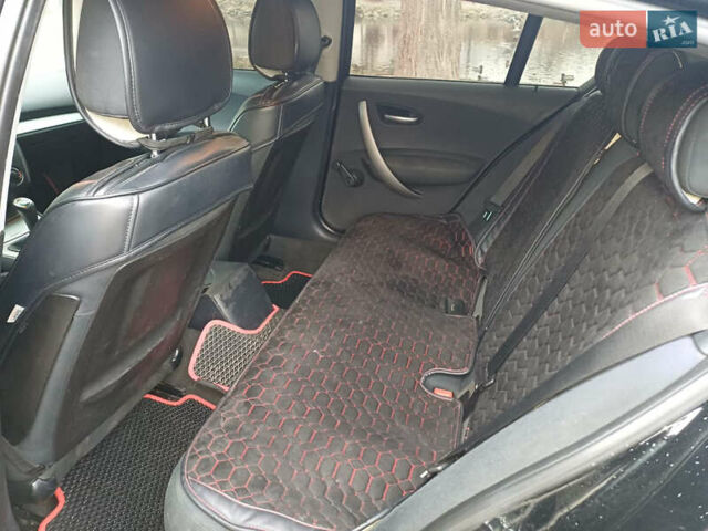 Черный БМВ 1 Серия, объемом двигателя 1.6 л и пробегом 296 тыс. км за 4700 $, фото 21 на Automoto.ua