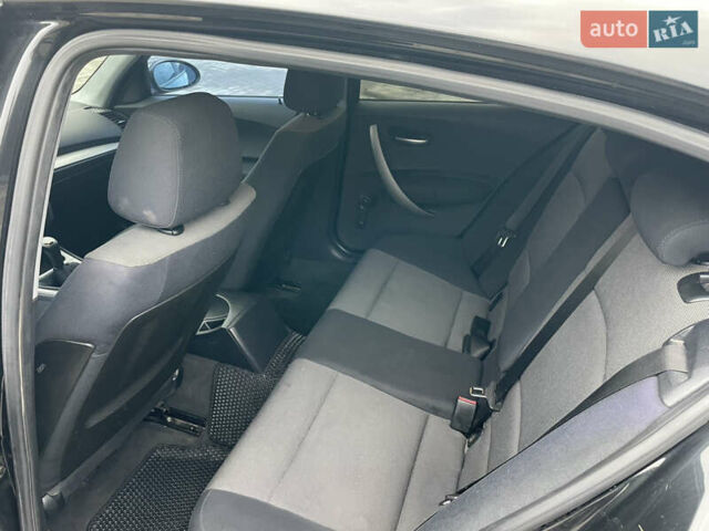 Черный БМВ 1 Серия, объемом двигателя 2 л и пробегом 398 тыс. км за 5550 $, фото 21 на Automoto.ua