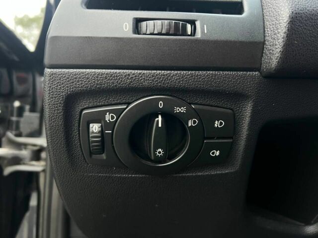 Черный БМВ 1 Серия, объемом двигателя 1.6 л и пробегом 250 тыс. км за 5300 $, фото 13 на Automoto.ua