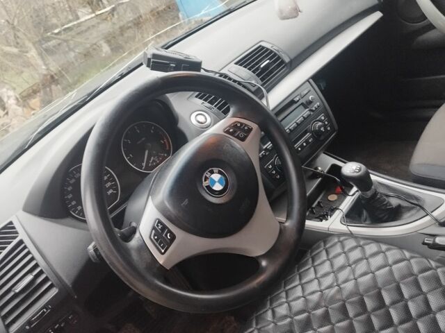 Чорний БМВ 1 Серія, об'ємом двигуна 2 л та пробігом 270 тис. км за 4000 $, фото 5 на Automoto.ua