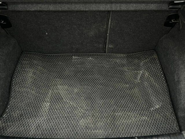 Черный БМВ 1 Серия, объемом двигателя 1.6 л и пробегом 250 тыс. км за 5300 $, фото 20 на Automoto.ua