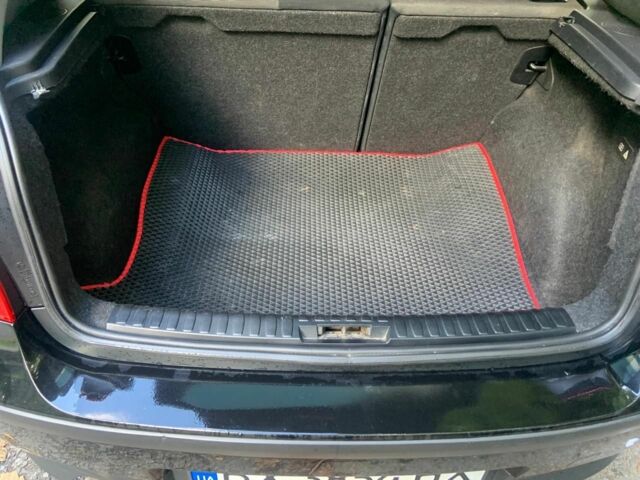 Черный БМВ 1 Серия, объемом двигателя 1.6 л и пробегом 297 тыс. км за 4500 $, фото 6 на Automoto.ua