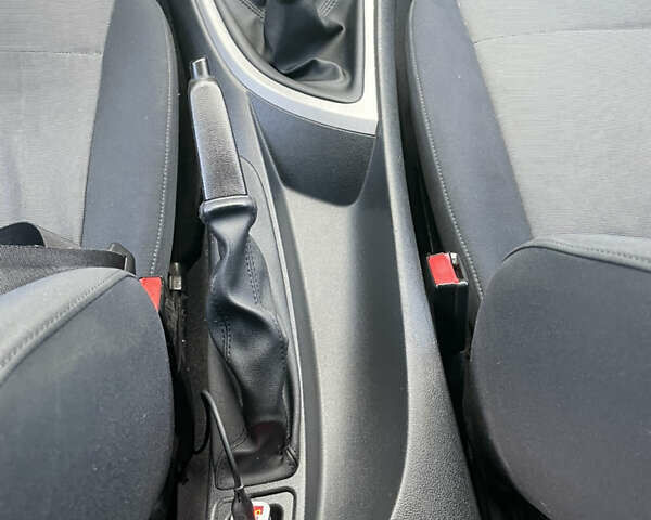 Черный БМВ 1 Серия, объемом двигателя 2 л и пробегом 398 тыс. км за 5550 $, фото 36 на Automoto.ua