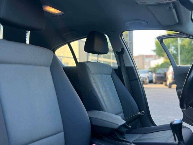 Черный БМВ 1 Серия, объемом двигателя 1.6 л и пробегом 281 тыс. км за 6300 $, фото 19 на Automoto.ua