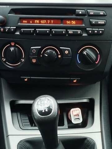 Черный БМВ 1 Серия, объемом двигателя 2 л и пробегом 205 тыс. км за 5600 $, фото 25 на Automoto.ua