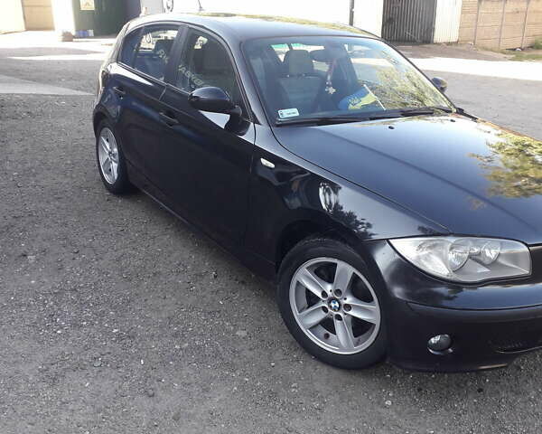 Черный БМВ 1 Серия, объемом двигателя 1.6 л и пробегом 270 тыс. км за 5200 $, фото 1 на Automoto.ua