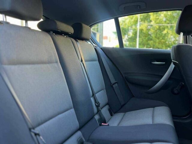 Черный БМВ 1 Серия, объемом двигателя 1.6 л и пробегом 281 тыс. км за 6300 $, фото 21 на Automoto.ua