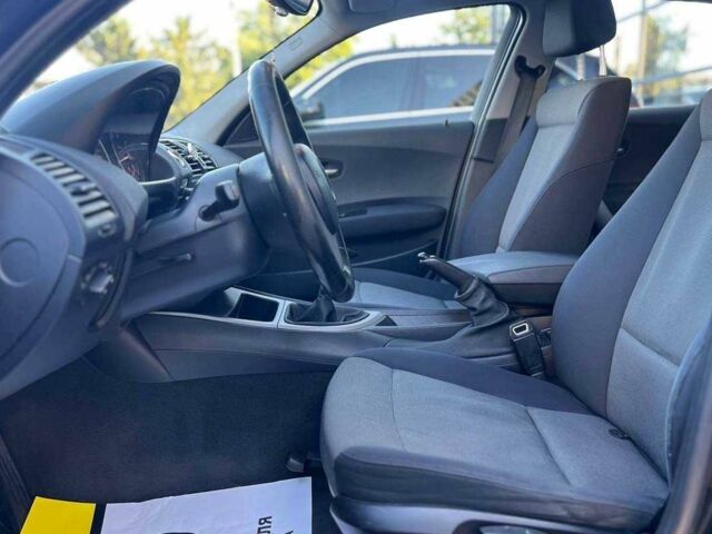 Черный БМВ 1 Серия, объемом двигателя 1.6 л и пробегом 281 тыс. км за 6300 $, фото 10 на Automoto.ua