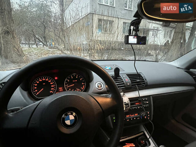 Черный БМВ 1 Серия, объемом двигателя 1.6 л и пробегом 320 тыс. км за 6000 $, фото 7 на Automoto.ua